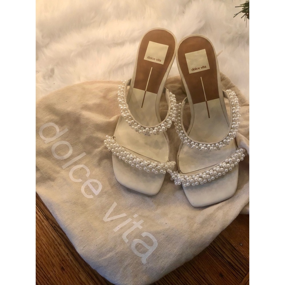 🔸 Dolce Vita Noel Heels in Vanilla Pearls